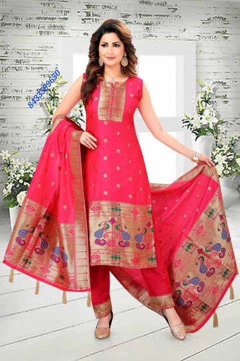 Product image of Dress, price: Rs. 1499, ID: dress-fec40af6