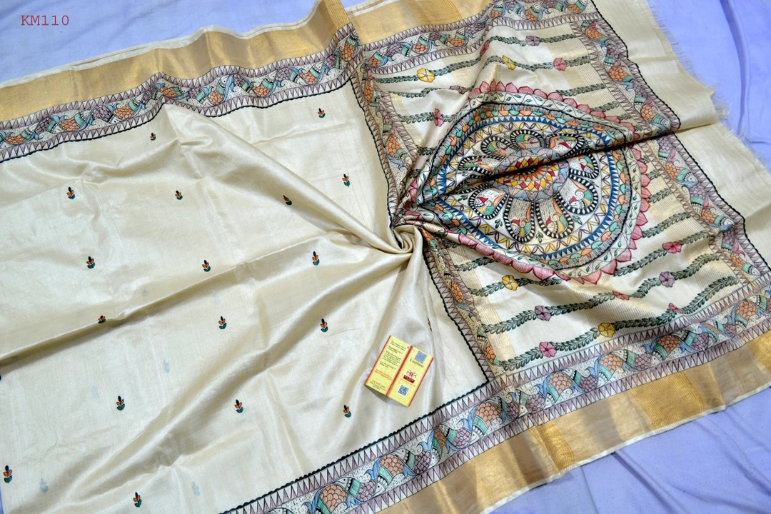 Post image Hand madhubani painting 
All deshi tassar silk saree
Assure Very good quality
100% silk with silk mark tag 
Rate 6500/-
Only dry clean
🌸🌸🌸🌸🌸🌸🌸🌸🌸🌸