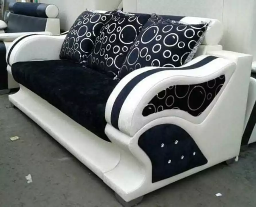 Model sofa. uploaded by business on 12/20/2022