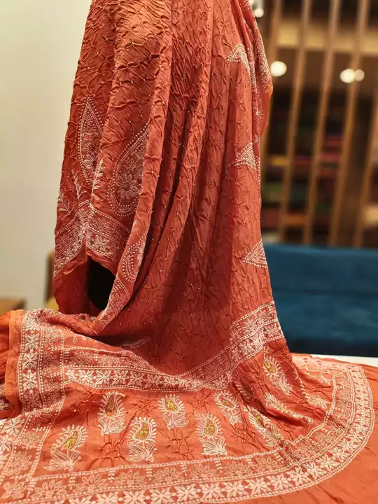 Post image *Chikankari bandhej sarees*🌷 


Semi gaji silk machine Chikankari weaving bandhani sarees with blouse.

contac no 
6295296546