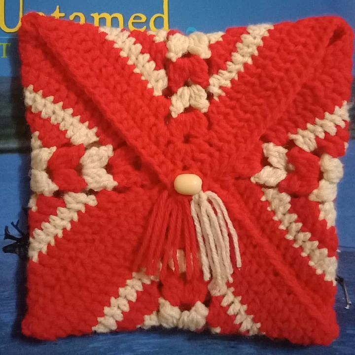 Crochet small pouch uploaded by Shri Creation  on 2/4/2021