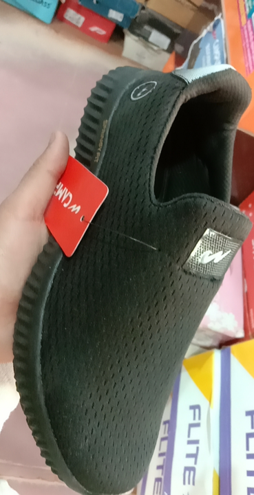 Post image मैं Campus shoes के 1 पीस खरीदना चाहता हूं। मेरा ऑर्डर मूल्य ₹700.0 है। कृपया कीमत और प्रोडक्ट भेजें।