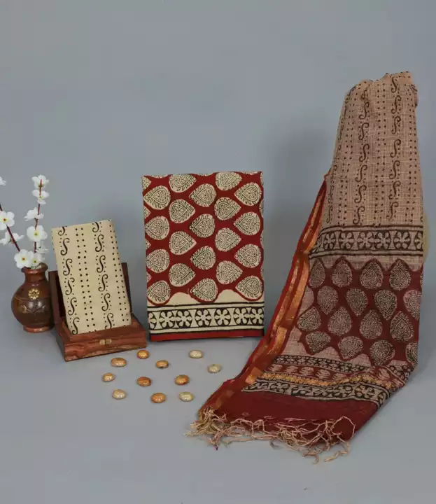 🥰🥳🥰🥳

Traditional Hand Block Printed

Cotton Suit Set
👉 *With Pure Cotton Kota Doriya Dupatta*
 uploaded by Roza Fabrics on 12/24/2022