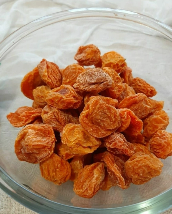 Dry Apricots ladaki uploaded by Wani Handloom Kashmir  on 12/25/2022