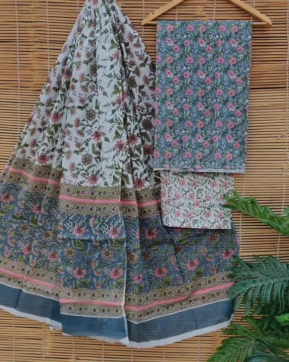 Post image Designar light n bright colors soft *cotton suits with malmal cottonfull size dupata and cottom bottom set* 
Size

Top (cotton) 2.5
Bottom ( cotton) 2.5
Dupata (malmal full size) 2.5