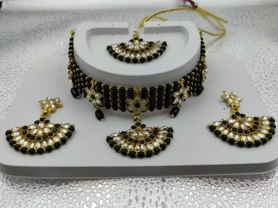 Jewellery set uploaded by business on 12/27/2022