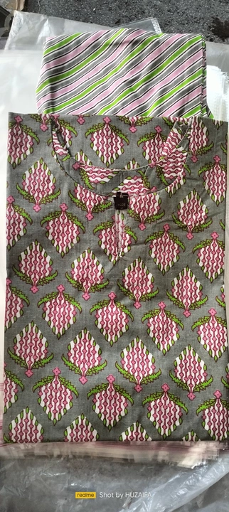 Jaipuri cotton pent top pent sayid poket  uploaded by Arshiya fashion Ledis suit on 12/27/2022