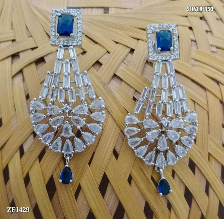 Catalog Name: *Cz earring*

Beautiful cz earring in silver plating with cz stone it's base made with uploaded by SN creations on 12/28/2022