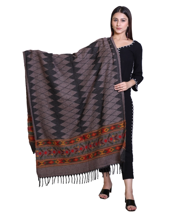 Woollen kullu shawl  uploaded by Savie enterprises  on 12/28/2022