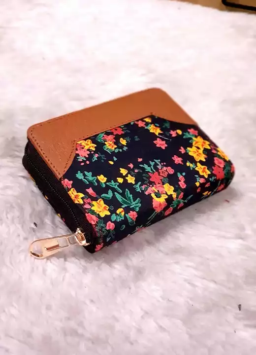 *FRAME POCKET WALLET* 
👌INSIDE SMALL ZIP
👌DOUBLE POLISH ZIPPER 
👌COTTON HAND BLOCK PRINT 
👌*MADE uploaded by Julu creation on 12/29/2022