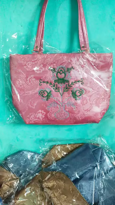 Ladies purse available only Bulk quantity limited time  uploaded by Aman Enterprises.Whatsapp No.. +919711706212 on 12/30/2022