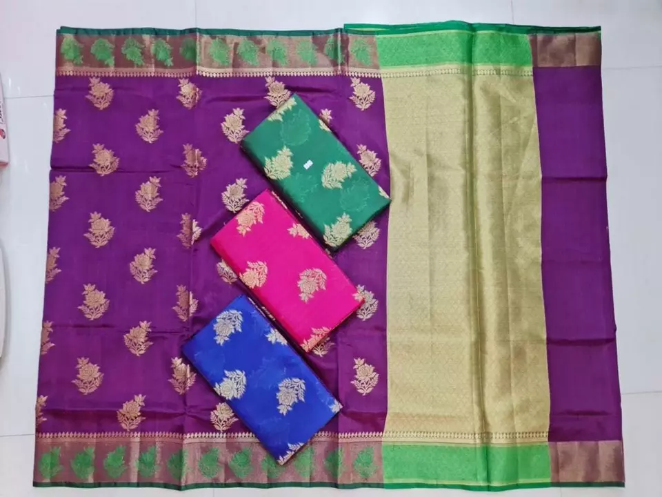 Banarasi light waight silk saree uploaded by Shakila textile on 12/31/2022