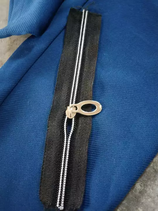 Product image of CFC zipper , price: Rs. 150, ID: cfc-zipper-e8e47124