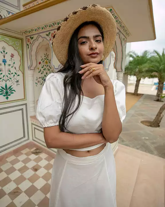 White crop top and skirt uploaded by MOKSHHA CLOTHING COMPANY on 1/2/2023