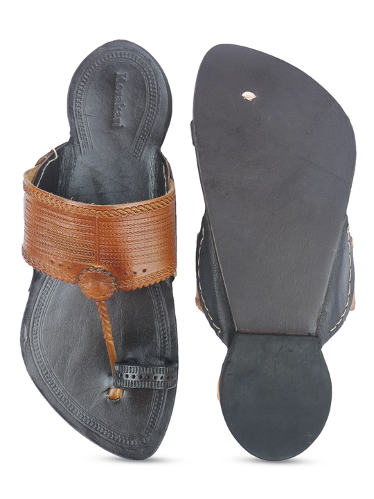 Dual tone leather chappal uploaded by Divyam Leather Crafts Pvt Ltd on 1/2/2023