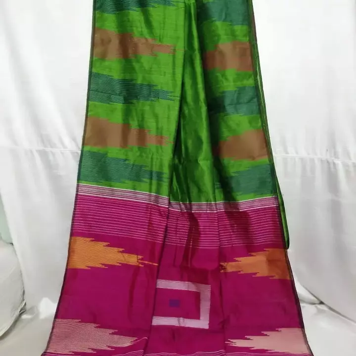 Post image *Handloom*

*Fabric-cotton silk*

*Work-temple bordar pure hand weaving*

*Blouse pis available*

*Quality- Premium quality*

*Price-500+shipping*

*It is wholesale price*