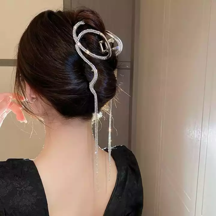 Woman Q Design Hairpins Punk Style Metal Hair uploaded by Anakeshav  on 5/29/2024