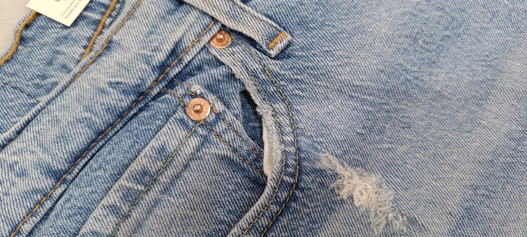 Levi's men's original jeans uploaded by business on 1/3/2023