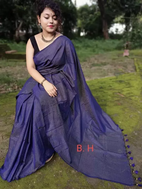 Post image *chek khadi*

*Fabric-cotton by khadi*

*Work-all body zori chek pure hand weaving*

*Blouse pis available*

*Quality- Premium quality*

*Price-350+shipping*

*It is wholesale price*