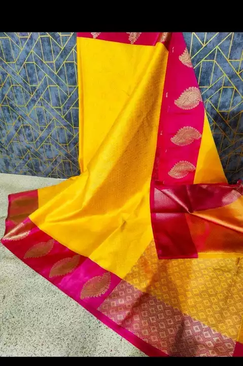 Post image *😍New Arrivals😍*

Premium Quality
Kora Muslin tanchui silk sarees
Double warp sarees with contrast blouse and pallu.
*Price 850 only. Book fast*🥳🥳
Fresh Stock available