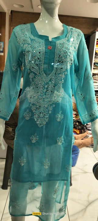 Product uploaded by Arshiya fashion Ledis suit on 1/4/2023