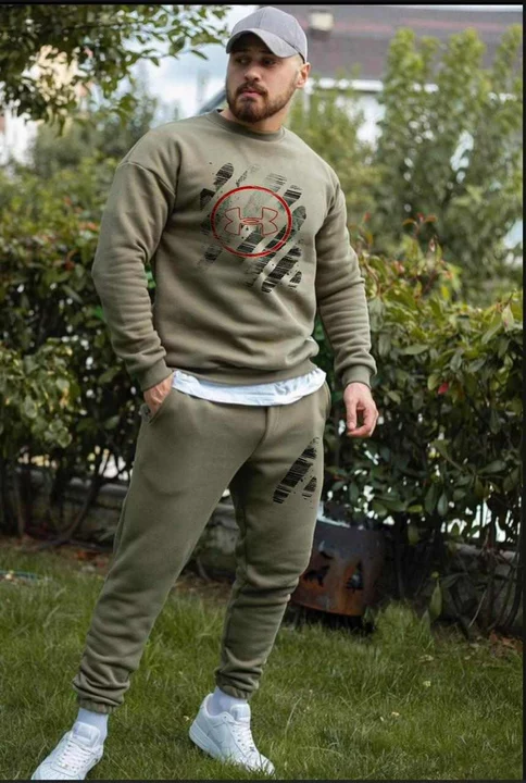 Product image of Woollen Tracksuit With Inner Fleece, price: Rs. 1100, ID: woollen-tracksuit-with-inner-fleece-fba91ebe