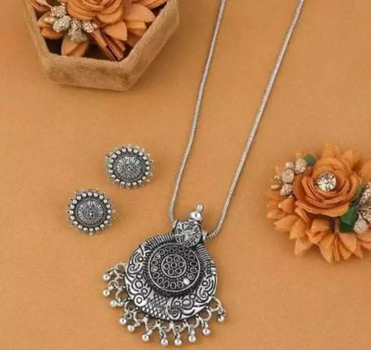 *Best Selling Jewellery Set*

*Price 280*


*Free Shipping Free Delivery* uploaded by SN creations on 1/5/2023