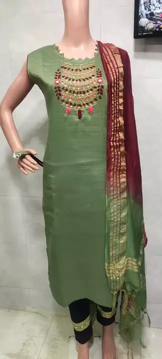 Kurti strechebal pent with dupatta.. uploaded by business on 1/5/2023