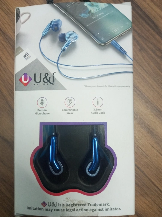 Uni headphone uploaded by business on 1/6/2023