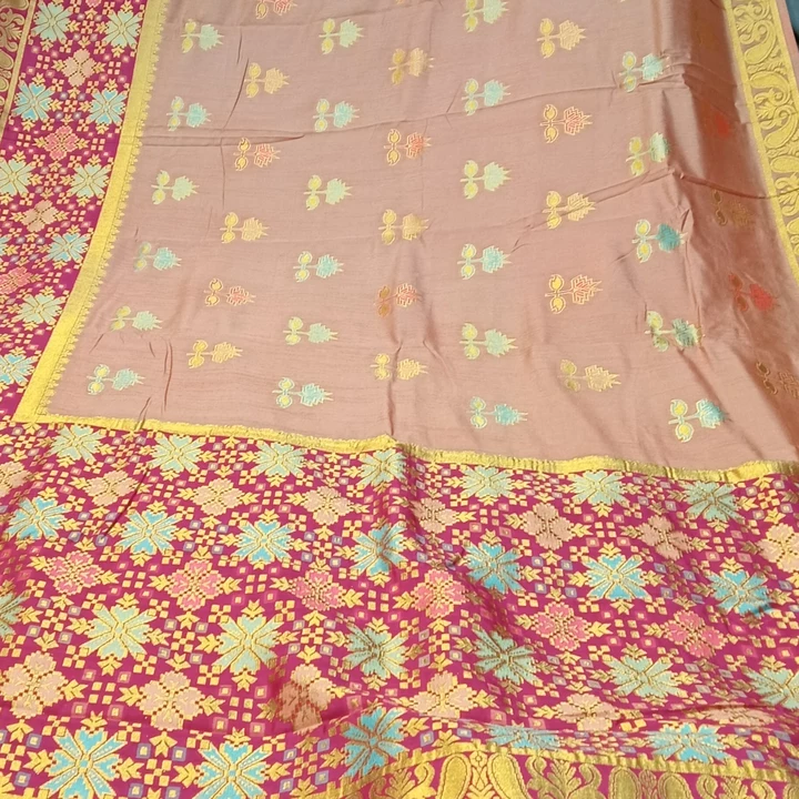 Post image I want 1 pieces of Saree at a total order value of 1000. Please send me price if you have this available.