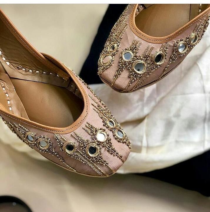 ladies fashionable juttis uploaded by business on 2/10/2021