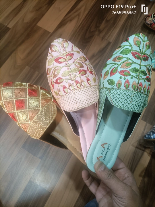 Girls trendy footwear uploaded by STAR SHOE STORE on 1/8/2023