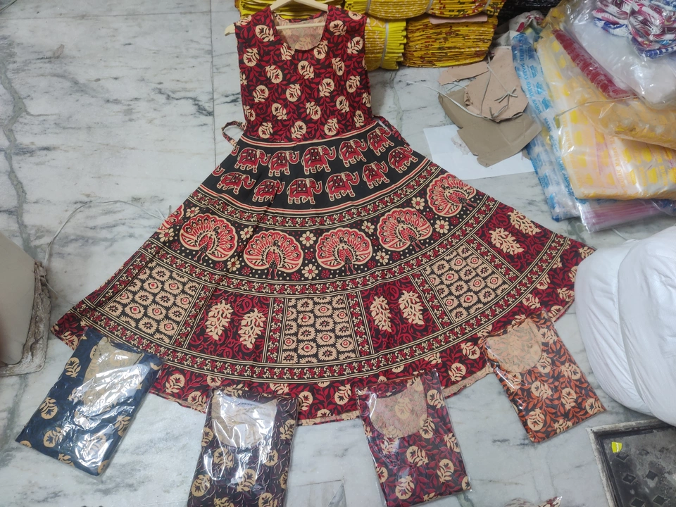 Jaipuri cotton middi gown. Lanth 50+. M.n uploaded by Durga Parvati textile on 1/10/2023