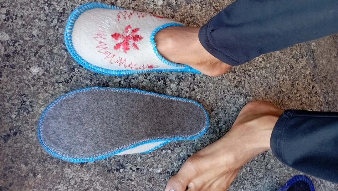 Home made ooni kapde m tayar juti  uploaded by Shivhare footwear 👟 on 1/10/2023