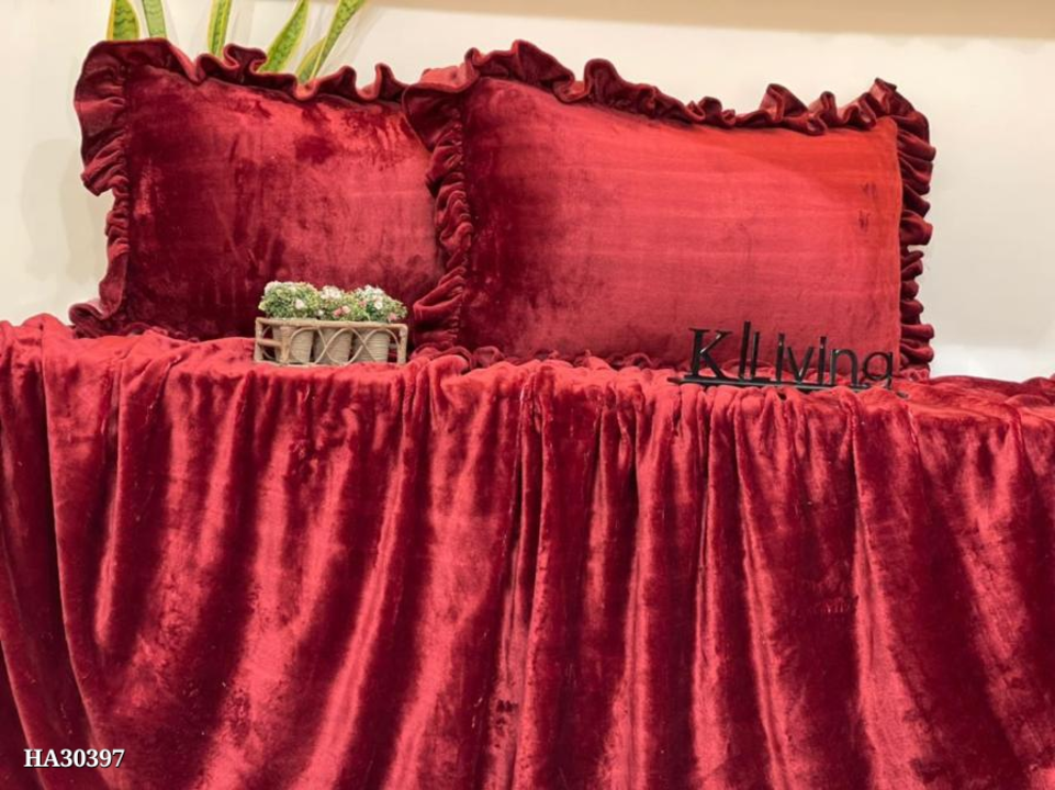 *Cash On Delivery Available*


*Catalog Name: *Item Name - *VELOUR* FITTED 

 3 pcs warm bedsheet se uploaded by SN creations on 1/11/2023
