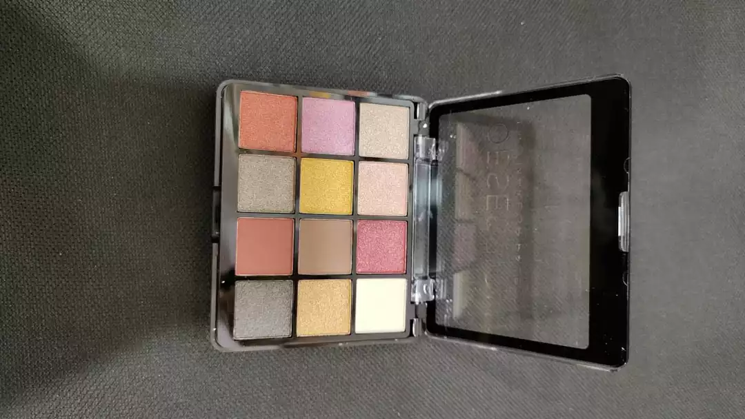 Me-on Obsession Palette  uploaded by Ps cosmetics on 1/11/2023