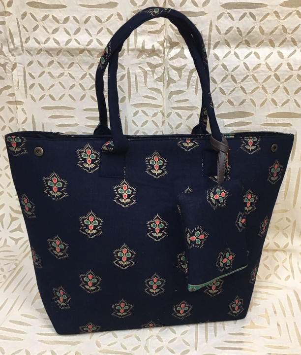Tote bags uploaded by business on 1/12/2023