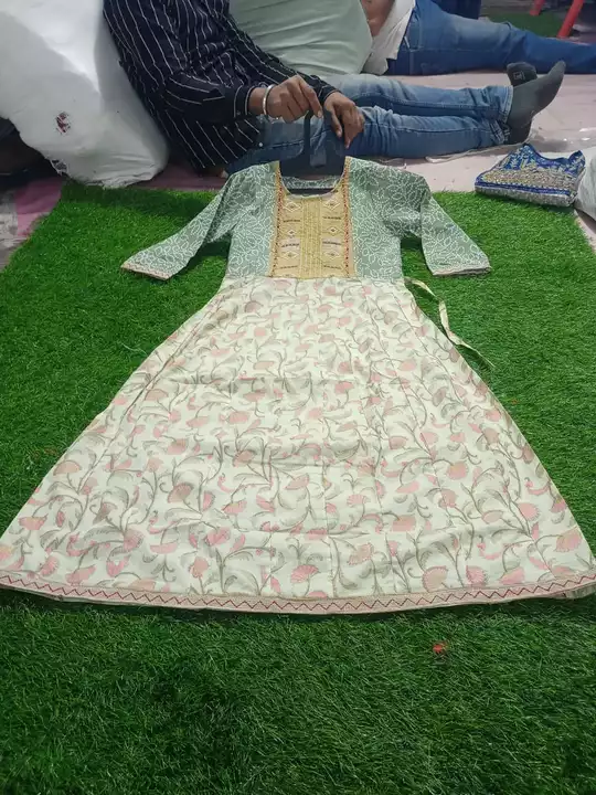 HEAVY COTTON GOWN uploaded by VIJAY CREATION on 5/10/2024