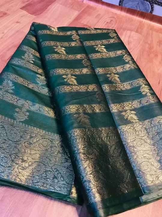 Banarashi weaving design saree with blouse  uploaded by Apparelsnishu on 1/16/2023