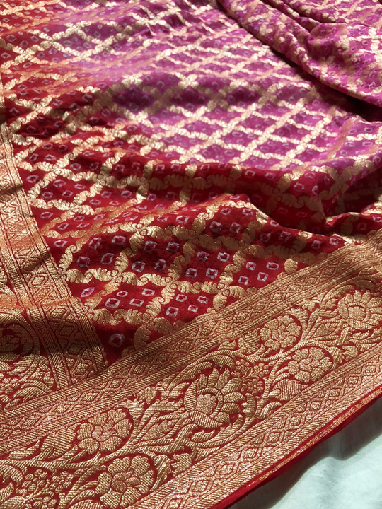 Bandhni Chiffon Banarasi Handloom Pink and Red Saree (Twin Shaded Colour,) uploaded by V'VERSE on 1/16/2023