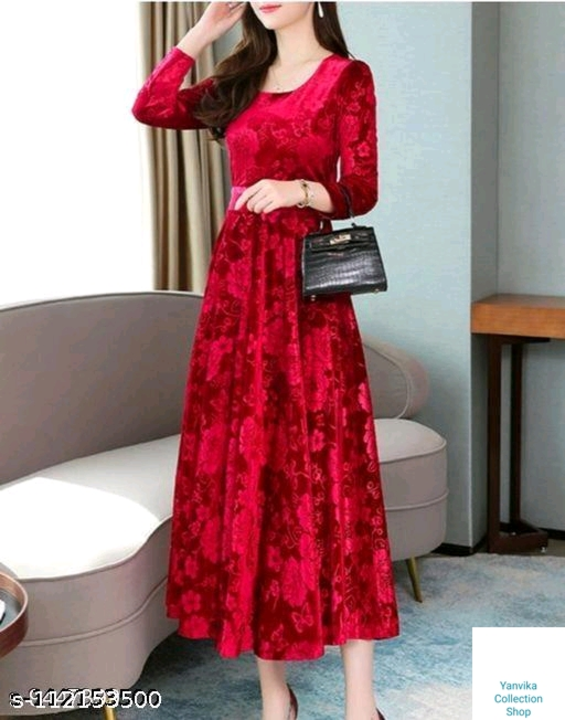 Catalog Name:*Classy Glamorous Women gowns*
Fabric: Wool
Sleeve Length: Long Sleeves
Net Quantity (N uploaded by Yanvika collection shop on 1/16/2023