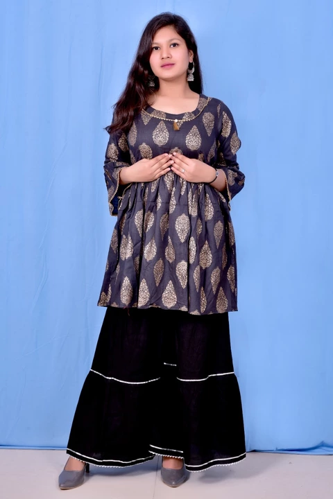 Kurti with ladies pent  uploaded by H.R Fashion's on 1/16/2023