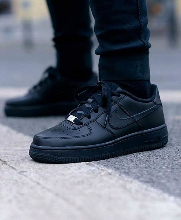 Post image *NIKE AIRFORCE SHORT TRIPLE BLACK😍*

Sizes - 41-45.

*❣️PRICE - ₹1499/- FREE SHIP ONLY❣️*
Super Top Quality.

*Please Do Not Compare With Cheap Market Quality*