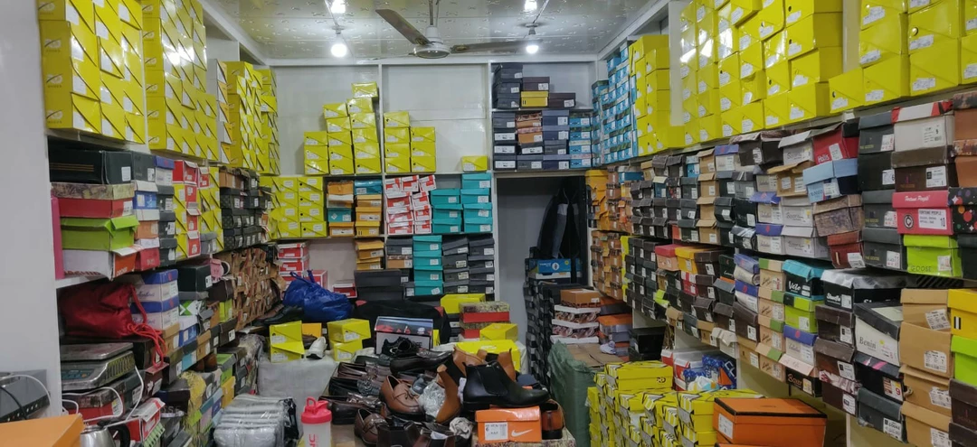 Warehouse Store Images of Shoe garden