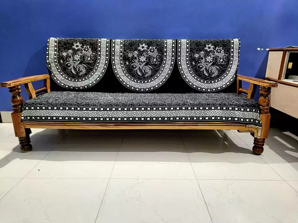 Sofa dari panel uploaded by business on 1/18/2023