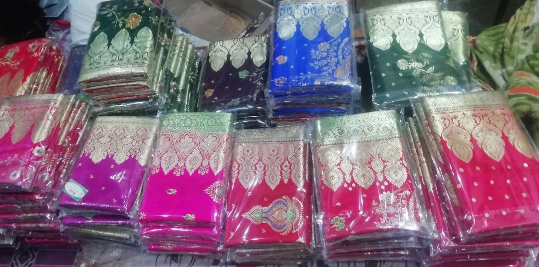 Shop Store Images of Amir Handloom Textile