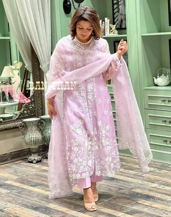 Product uploaded by Dresses , Handloom and democratic items on 1/18/2023