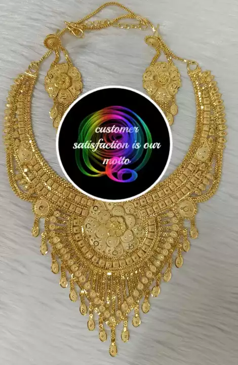 Post image 1 garam gold jewlerySale Offer ...

High quality plated.. A1 quality  

1899 free🚚🚚