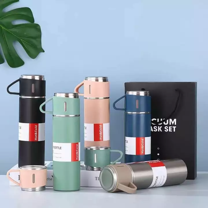 Vacuum Flask Set with 3 Stainless Steel Cups

 uploaded by Toys villa on 1/20/2023