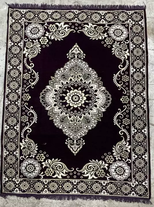 Saneel carpet Size 5/7 weigh 1400/grm uploaded by Balaji industries on 1/21/2023
